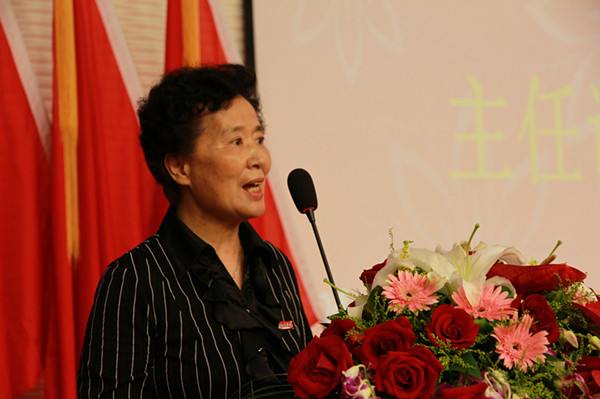 2013届毕业典礼主任讲话_副本.jpg