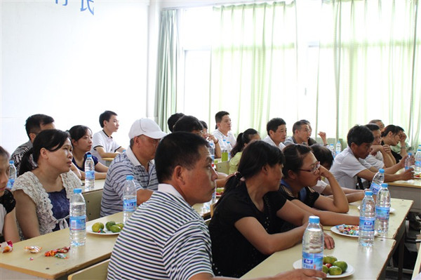 2013新生家长会_副本.jpg
