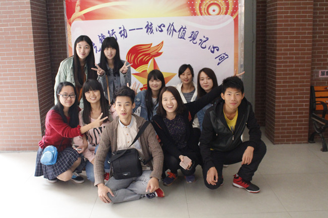 tuanlixing小学部合照_副本.jpg